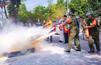 PHƯỜNG HÒA CƯỜNG TỔ CHỨC TUYÊN TRUYỀN VÀ THỰC TẬP PHƯƠNG ÁN PHÒNG CHÁY, CHỮA CHÁY TẠI CÁC ĐIỂM BẦU CỬ PHƯỜNG HÒA CƯỜNG TỔ CHỨC TUYÊN TRUYỀN VÀ THỰC TẬP PHƯƠNG ÁN PHÒNG CHÁY, CHỮA CHÁY TẠI CÁC ĐIỂM BẦU CỬ
