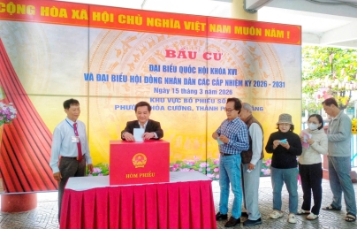 CỬ TRI PHƯỜNG HÒA CƯỜNG HÂN HOAN TRONG NGÀY HỘI BẦU CỬ CỬ TRI PHƯỜNG HÒA CƯỜNG HÂN HOAN TRONG NGÀY HỘI BẦU CỬ